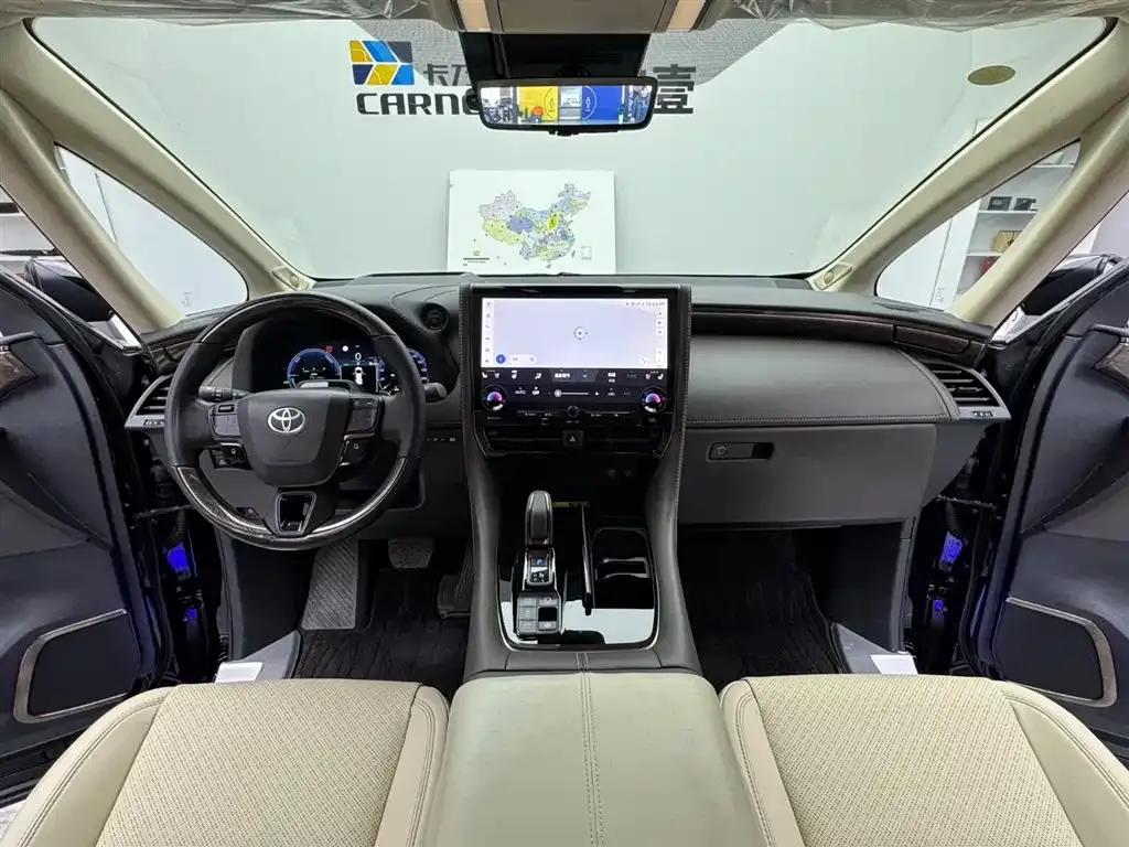 Toyota Alphard — фото 6