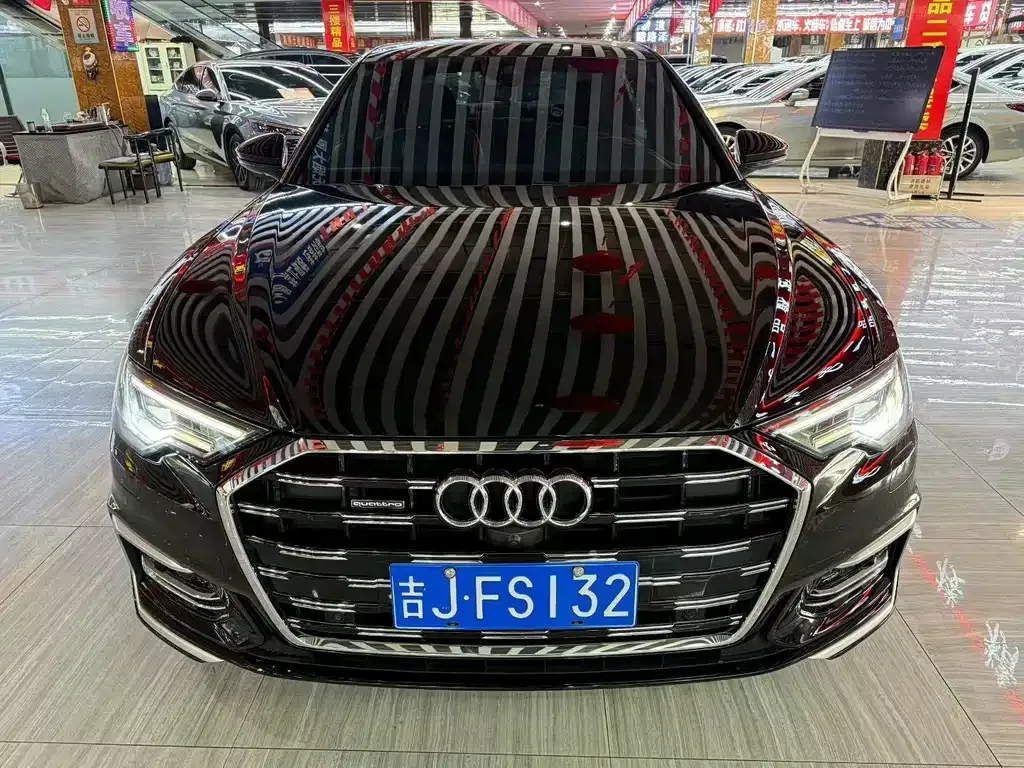 Audi A6L — фото 1