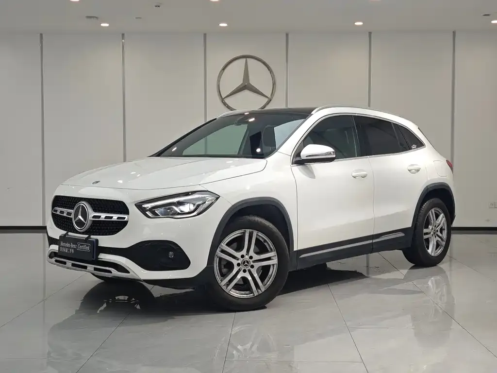 Mercedes-Benz GLA — фото 1