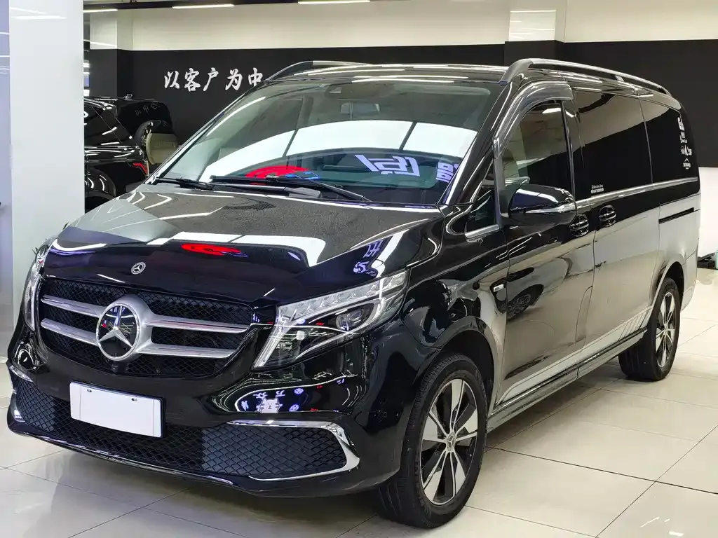 Mercedes-Benz V-Class — фото 1