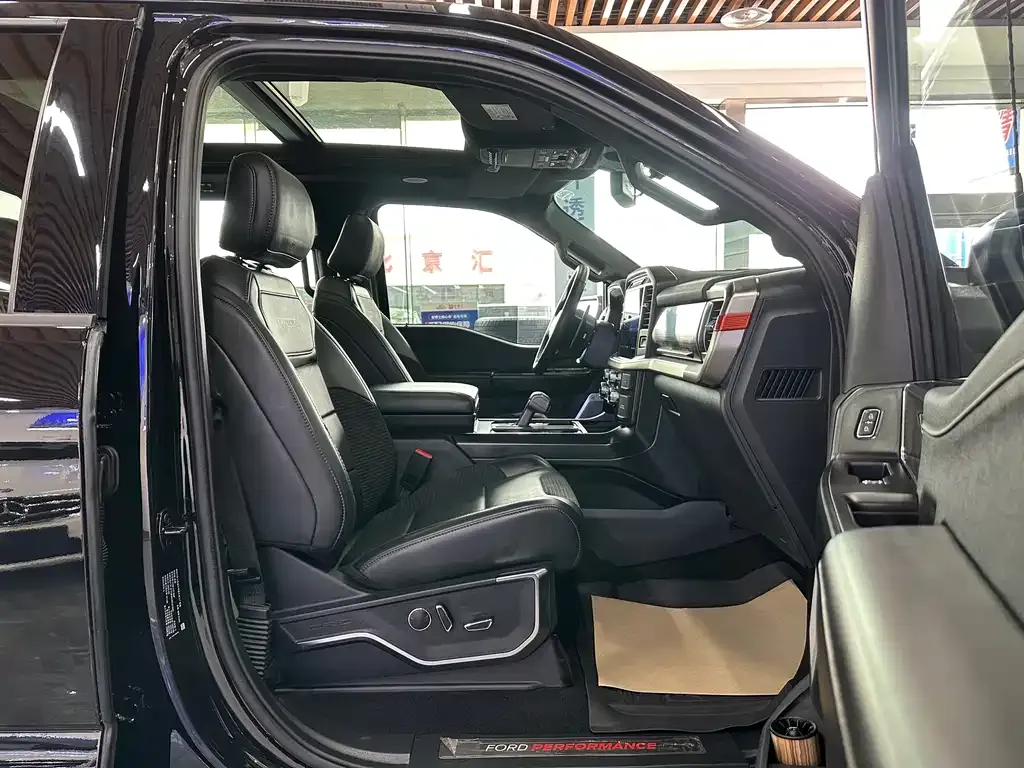 Ford F-150 Raptor — фото 6
