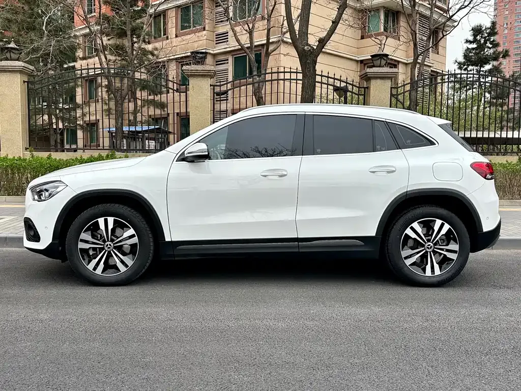 Mercedes-Benz GLA — фото 6