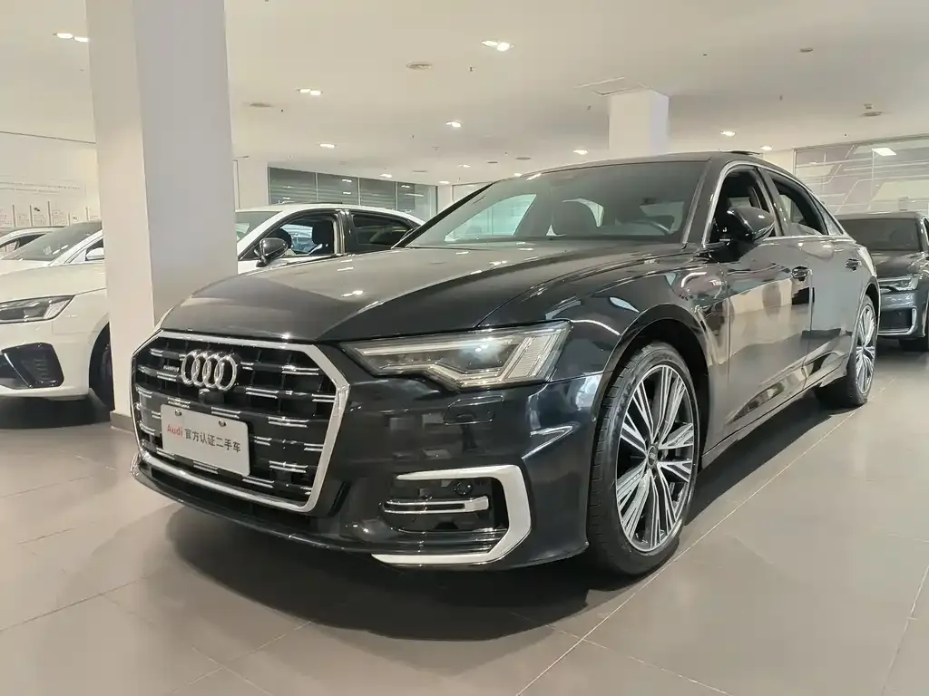 Audi A6L — фото 1
