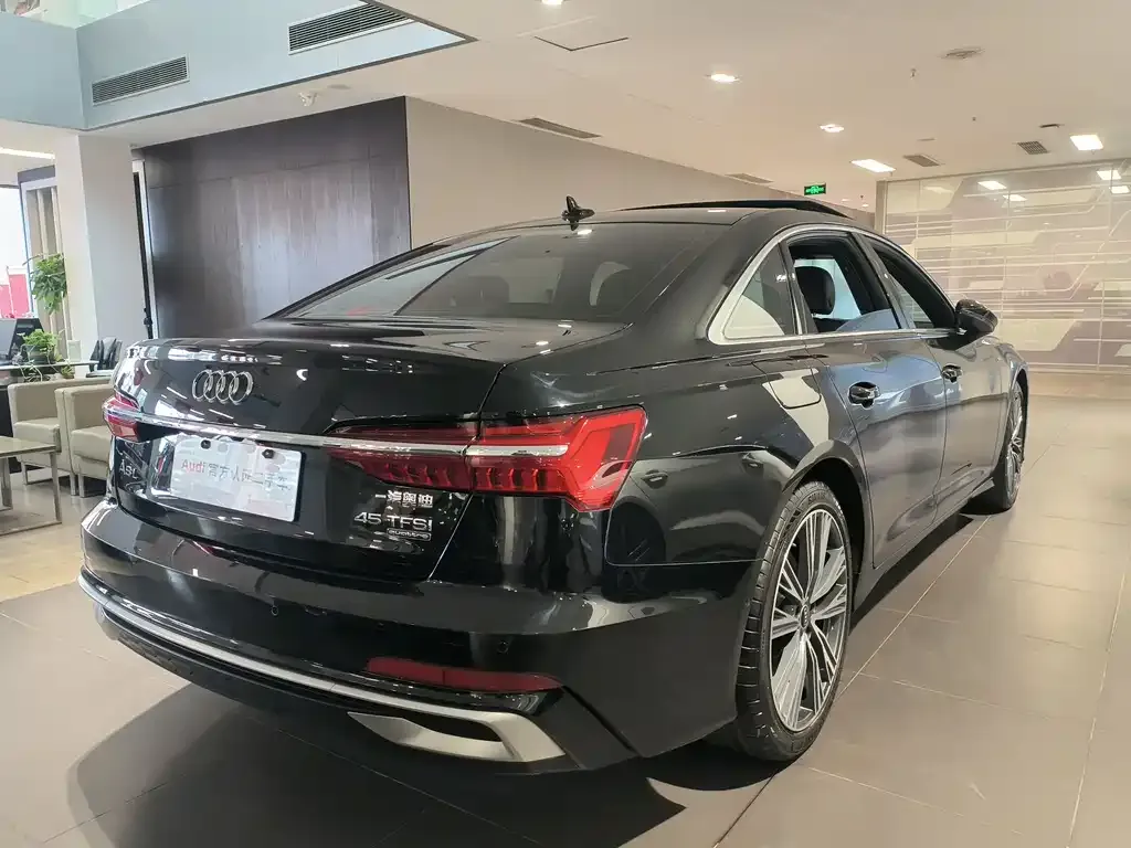 Audi A6L — фото 5