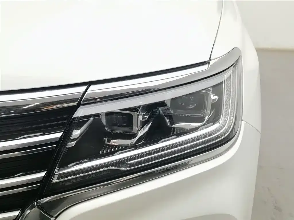Roewe RX8 — фото 10