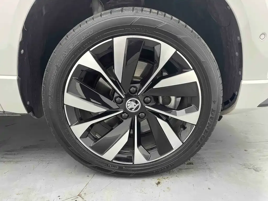 Skoda Karoq — фото 10