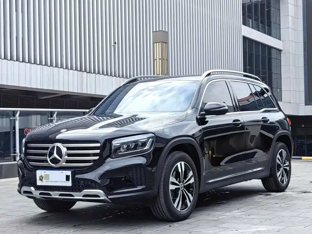 Mercedes-Benz GLB — фото 1