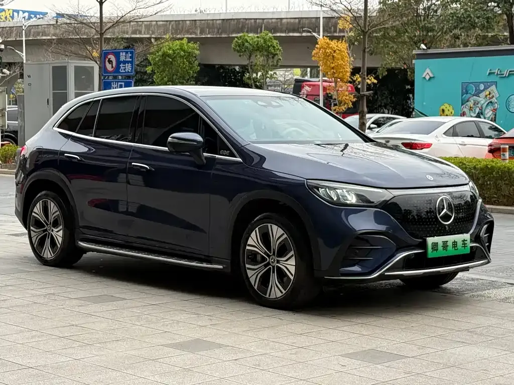 Mercedes-Benz EQE SUV — фото 4