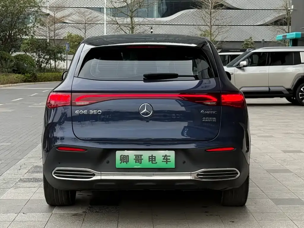 Mercedes-Benz EQE SUV — фото 5