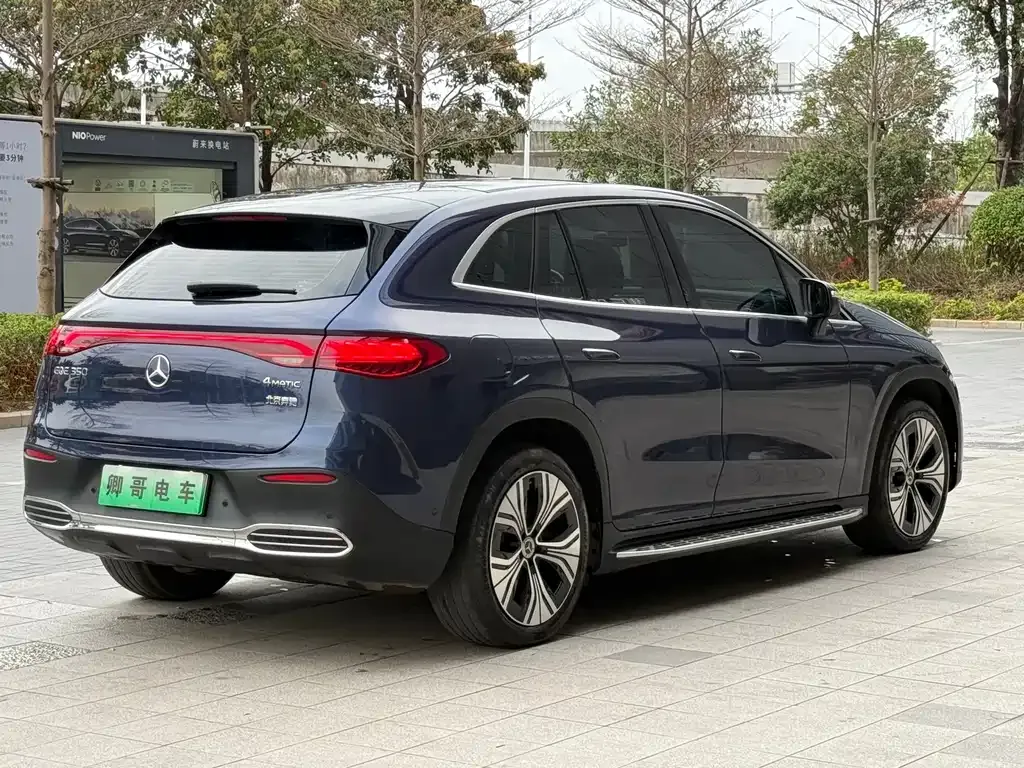 Mercedes-Benz EQE SUV — фото 7