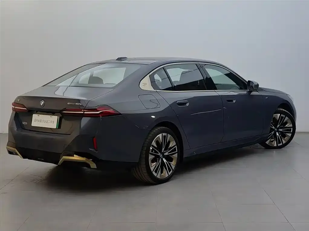 BMW i5 — фото 3