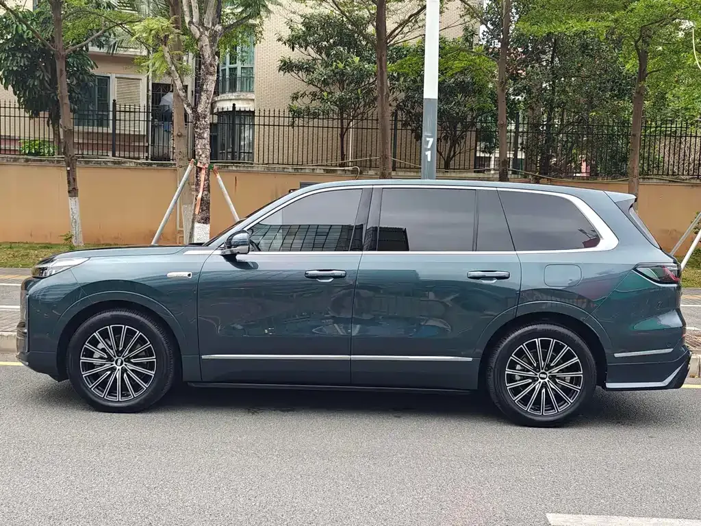 Geely Galaxy M9 — фото 10
