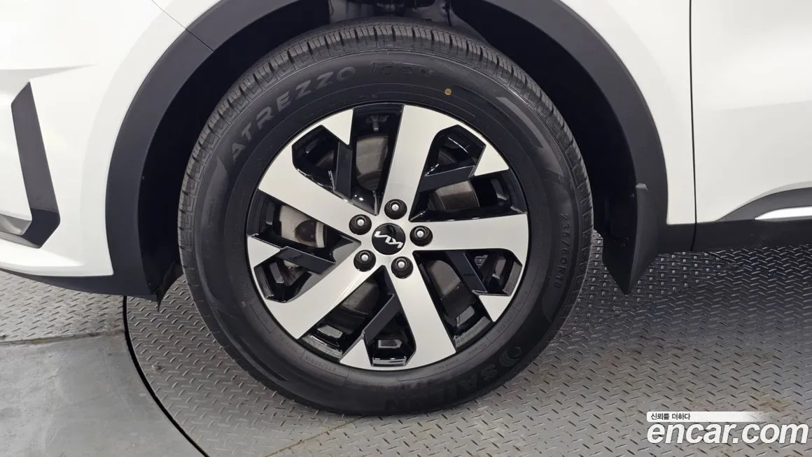 Kia Sorento — фото 5