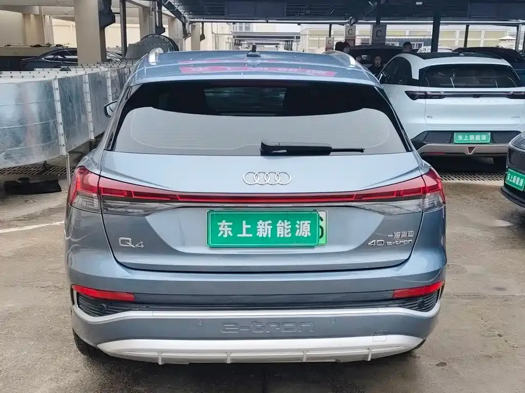 Audi Q4 e-tron — фото 10