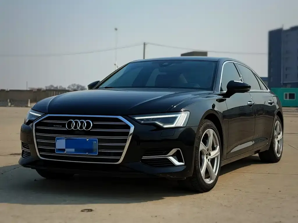 Audi A6L — фото 1
