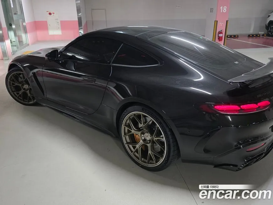 Mercedes-Benz AMG GT — фото 1
