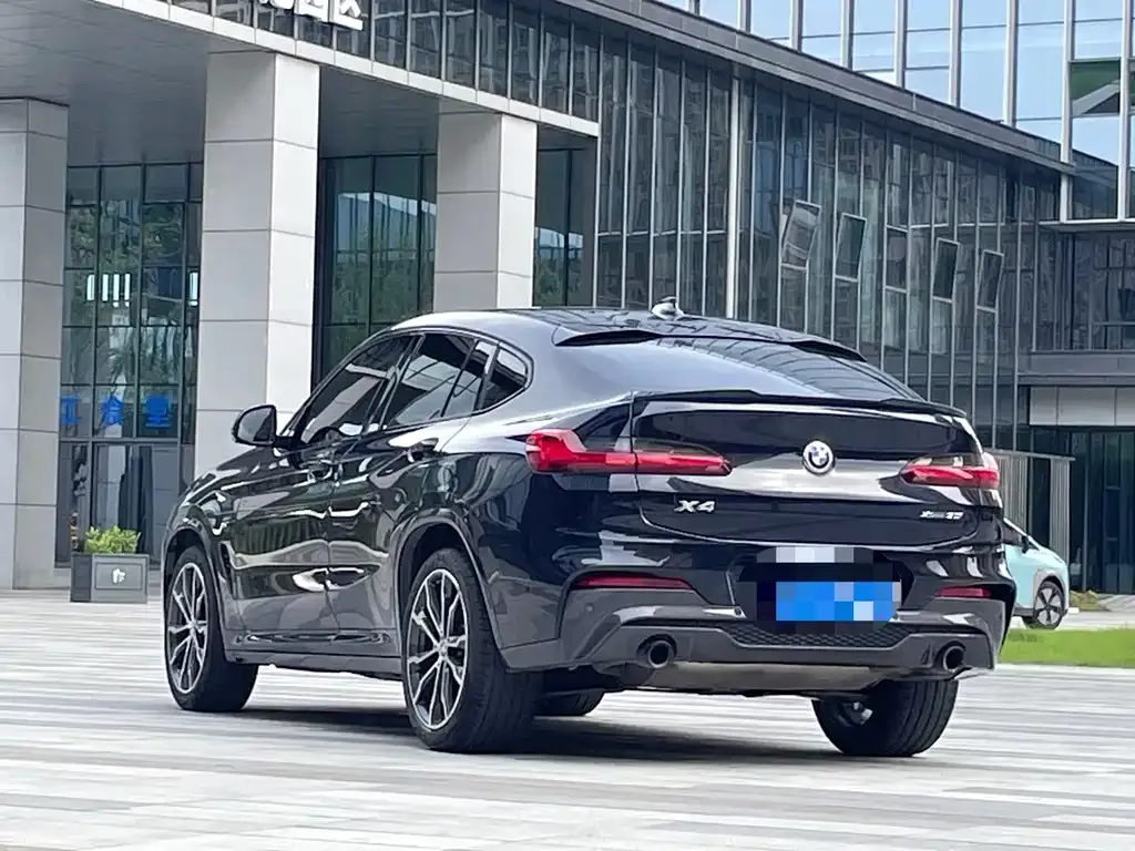 BMW X4 — фото 7