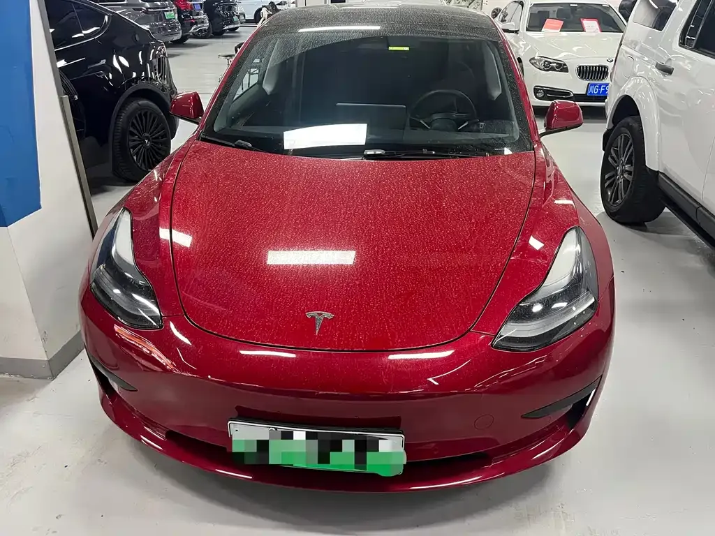 Tesla Model 3 — фото 4