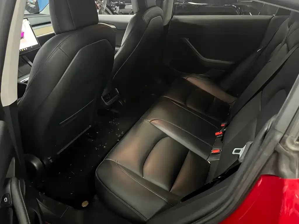 Tesla Model 3 — фото 5