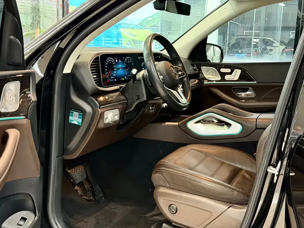 Mercedes-Benz GLS — фото 9