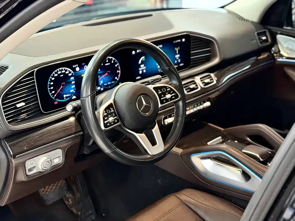 Mercedes-Benz GLS — фото 6