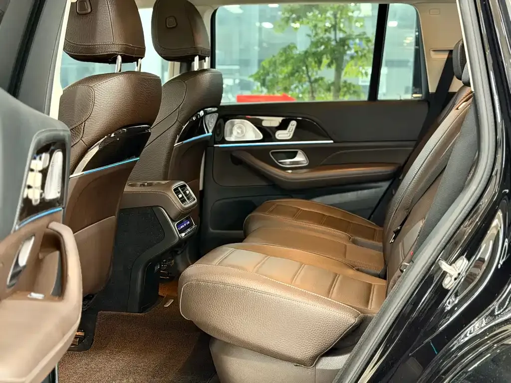 Mercedes-Benz GLS — фото 10