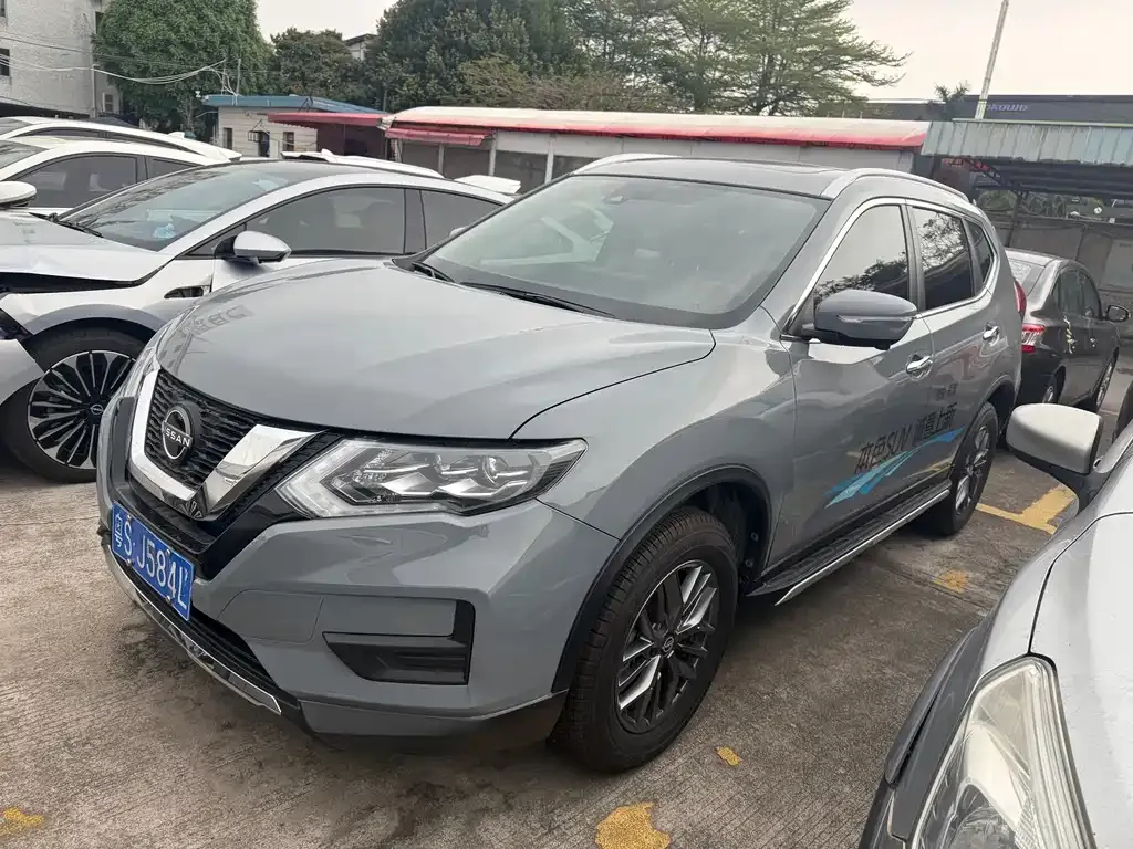 Nissan X-Trail — фото 1