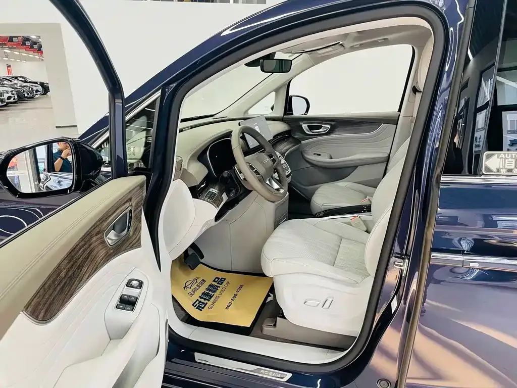 Roewe iMAX8 — фото 7