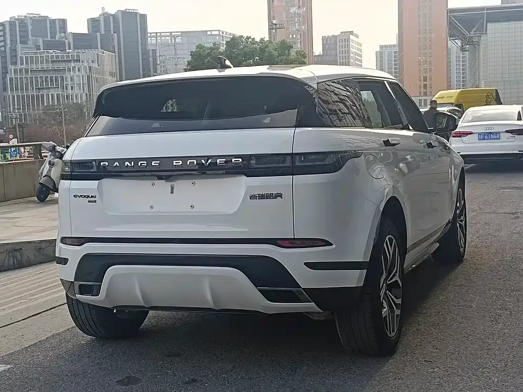 Land Rover Evoque PHEV — фото 8