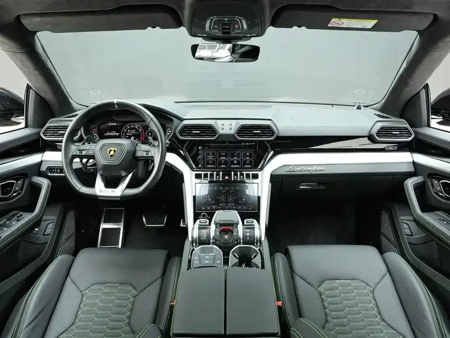 Lamborghini Urus — фото 8
