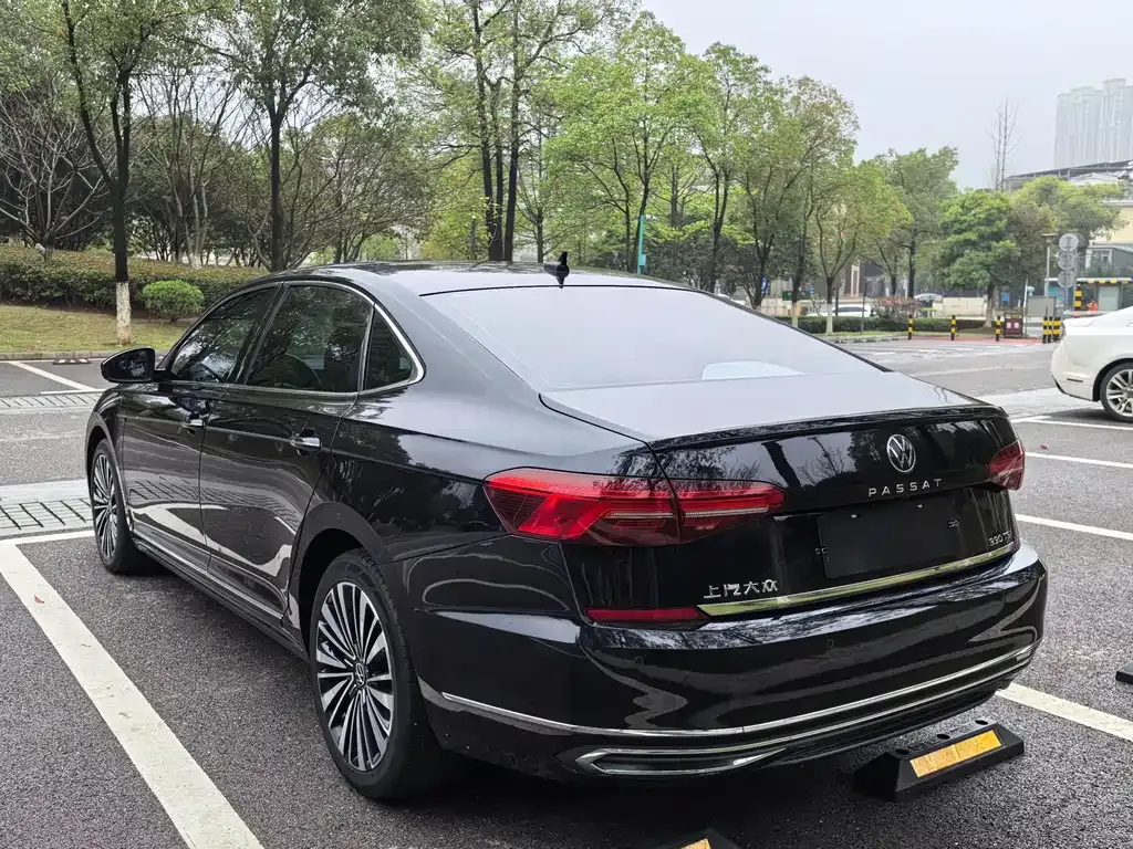 Volkswagen Passat — фото 4