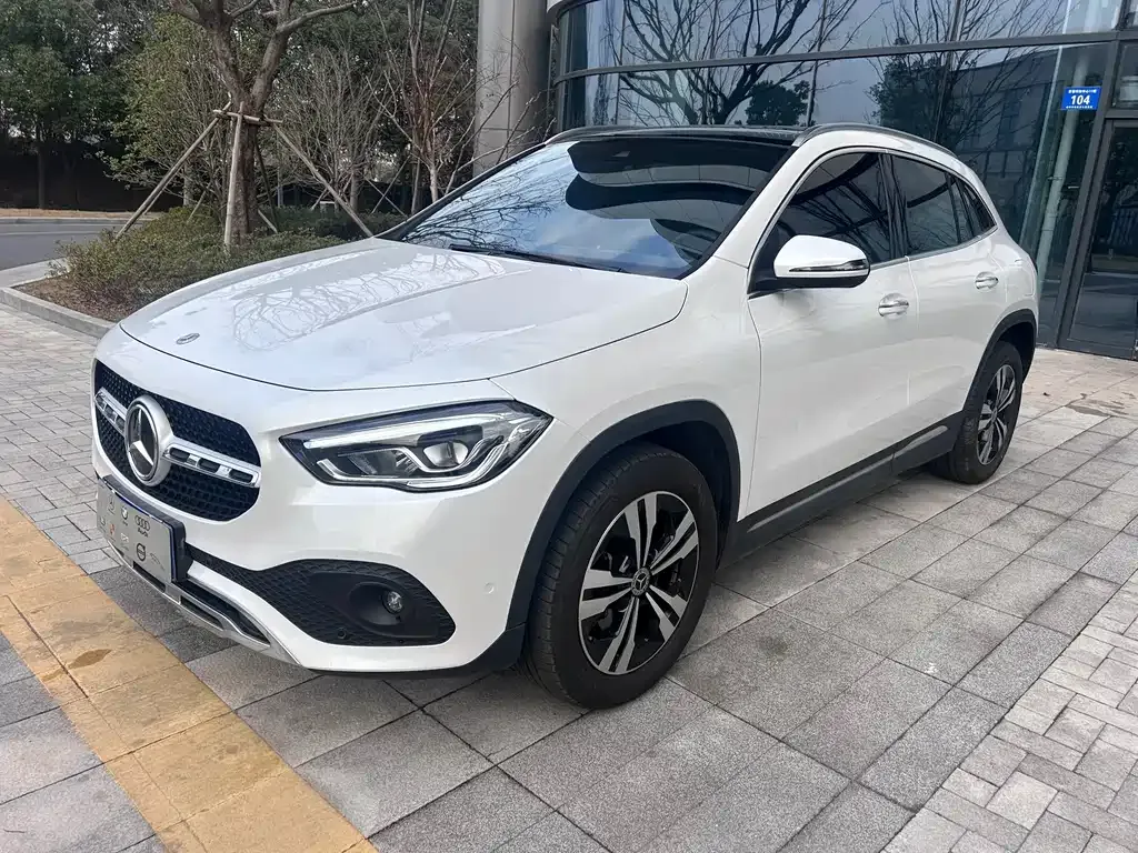 Mercedes-Benz GLA — фото 1