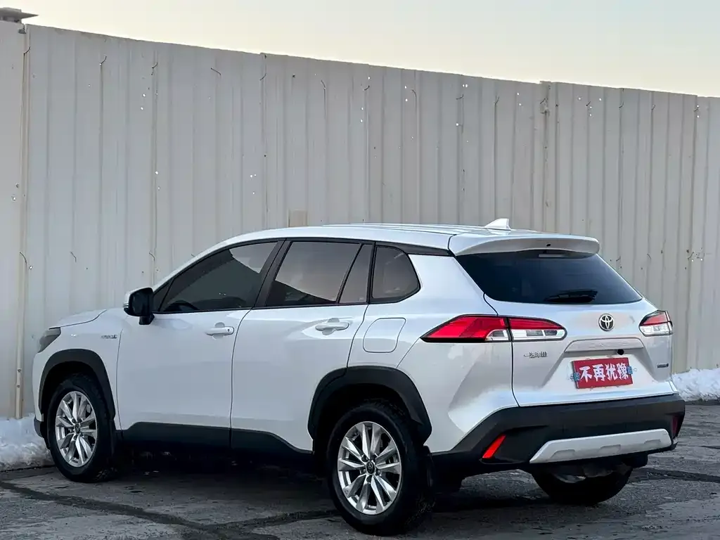 Toyota Corolla Cross — фото 9