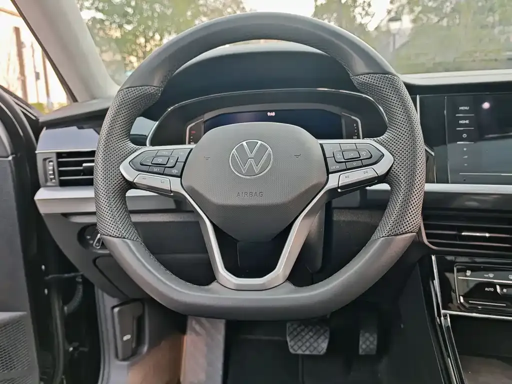 Volkswagen Passat — фото 4