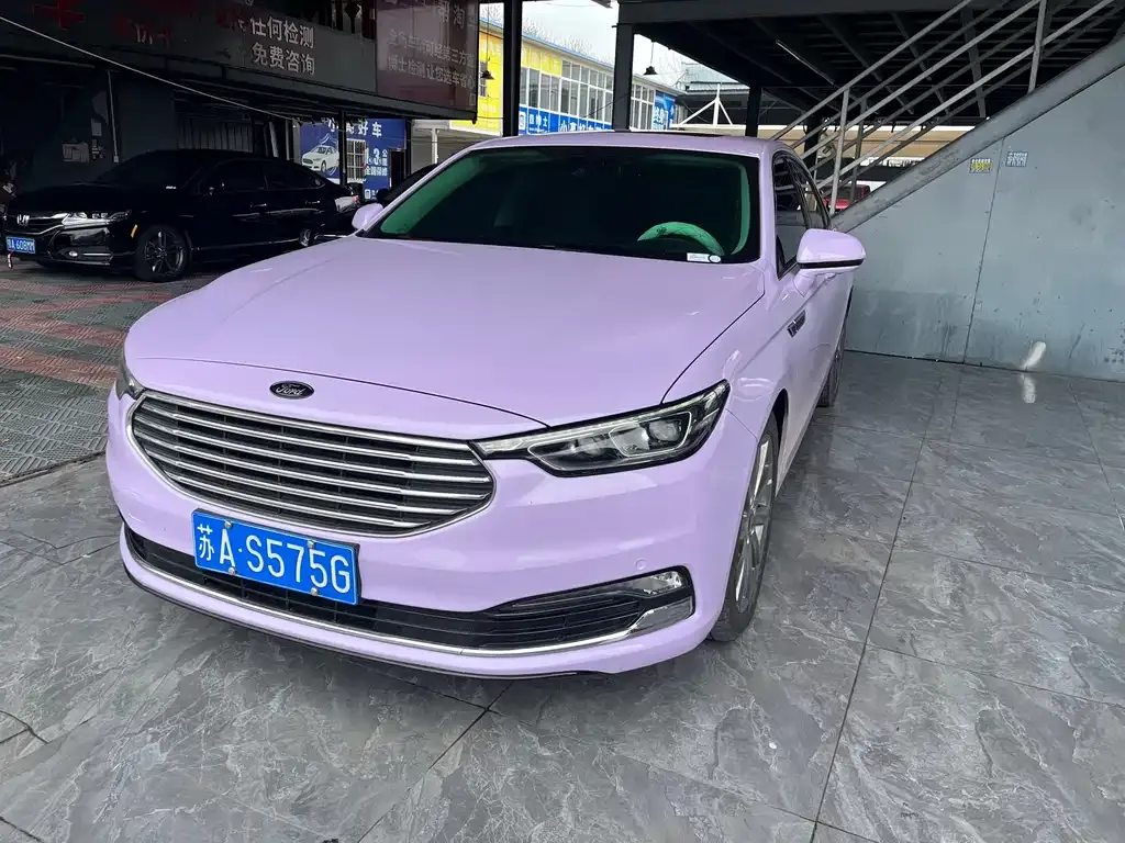 Ford Taurus — фото 1