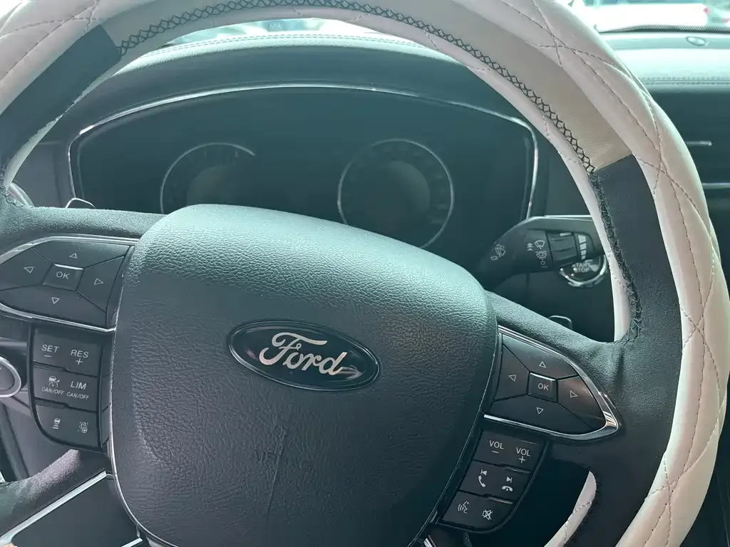 Ford Taurus — фото 8