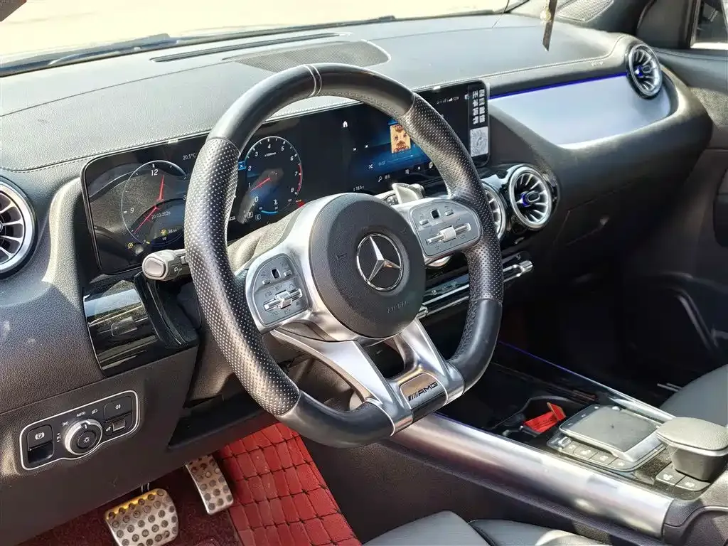 Mercedes-Benz GLA AMG — фото 10