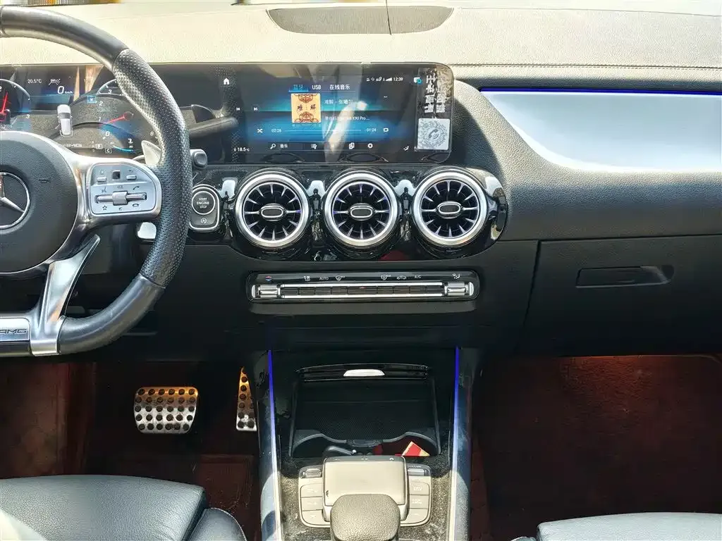 Mercedes-Benz GLA AMG — фото 3
