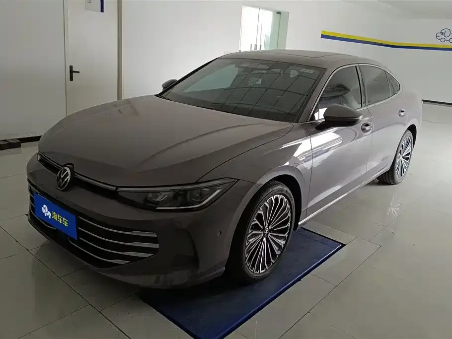 Volkswagen Passat — фото 1