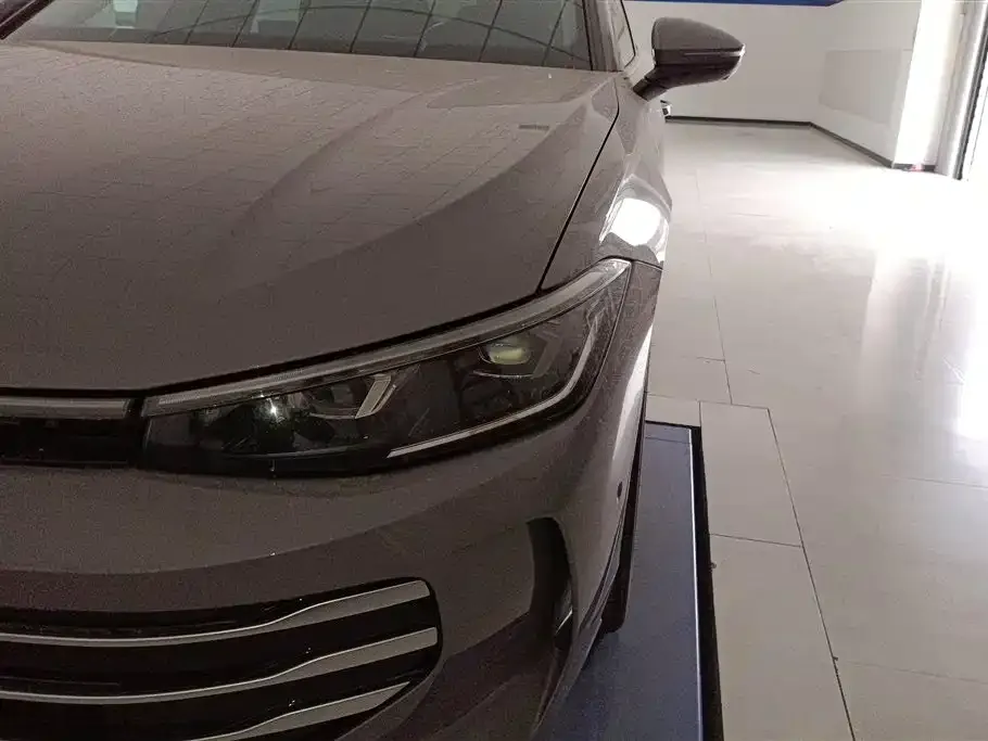 Volkswagen Passat — фото 3