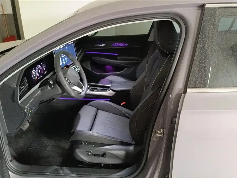 Volkswagen Passat — фото 10