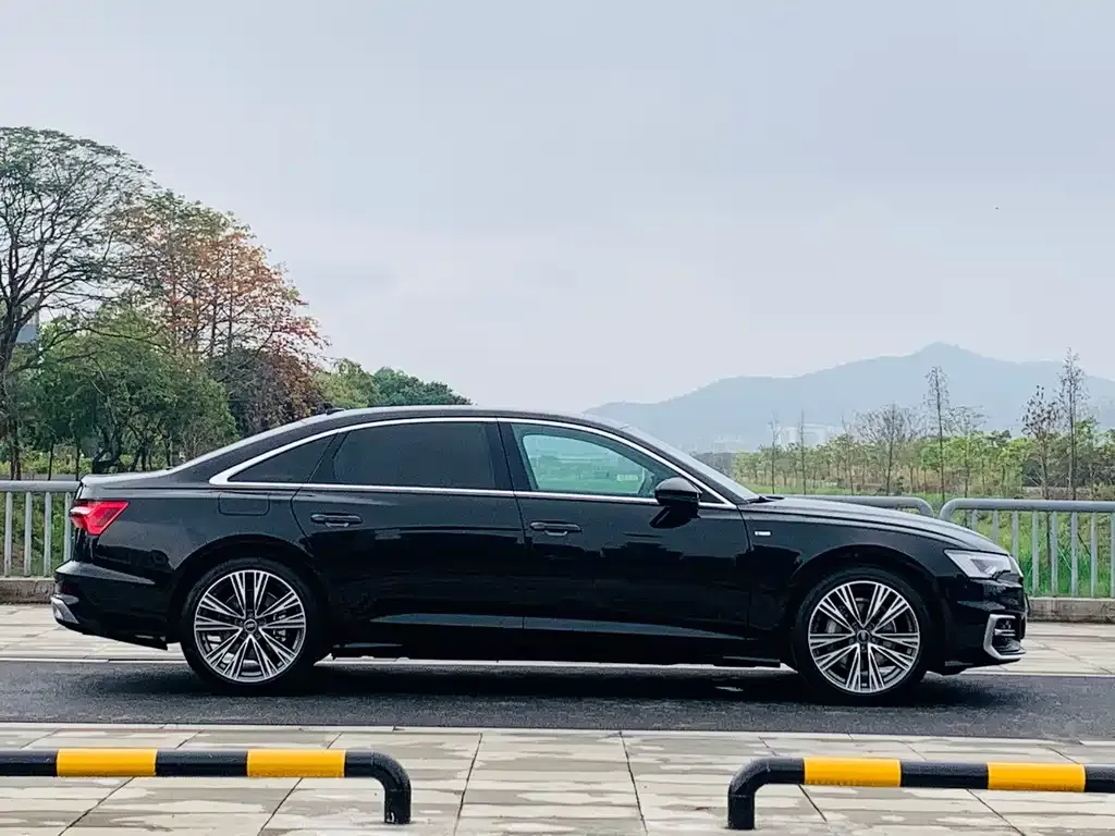 Audi A6L — фото 5