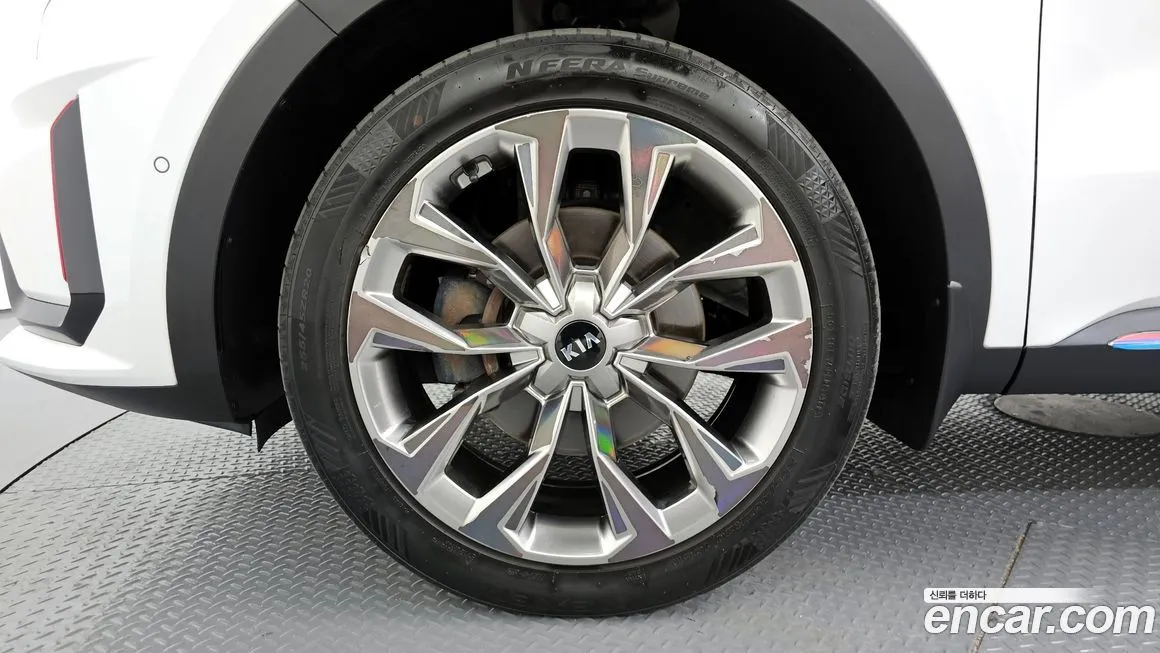 Kia Sorento — фото 5