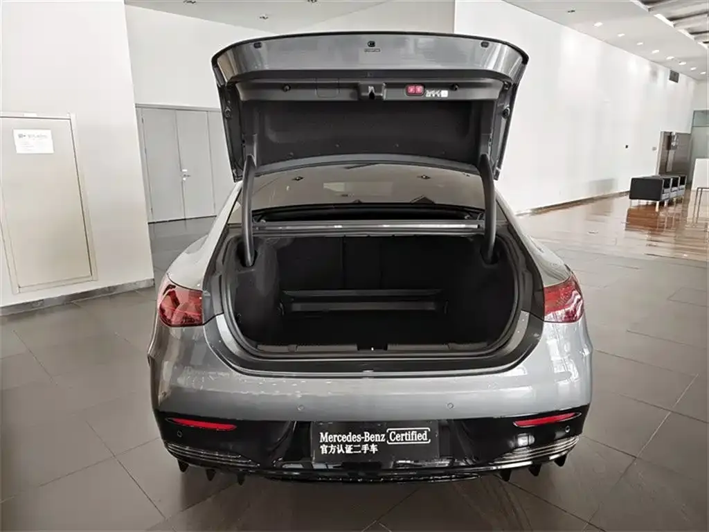 Mercedes-Benz EQE AMG — фото 3