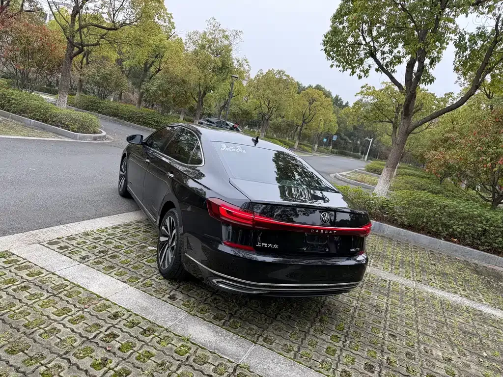 Volkswagen Passat — фото 2