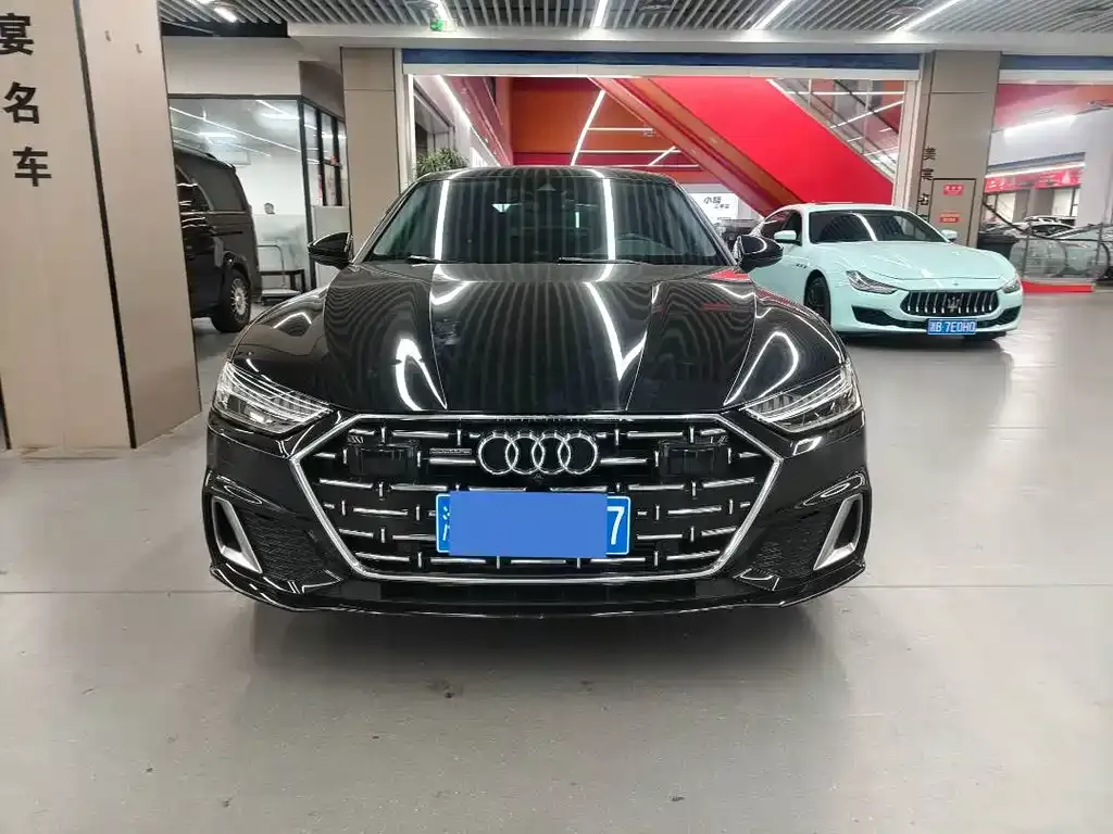 Audi A7L — фото 2