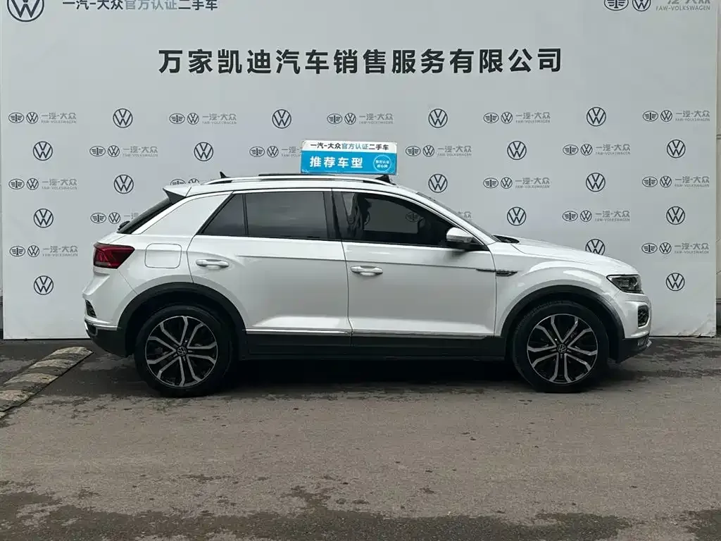 Volkswagen T-Roc — фото 2