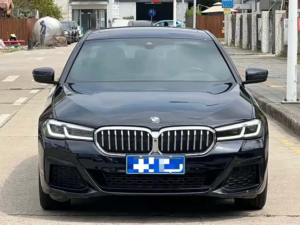 BMW 5 Series — фото 2