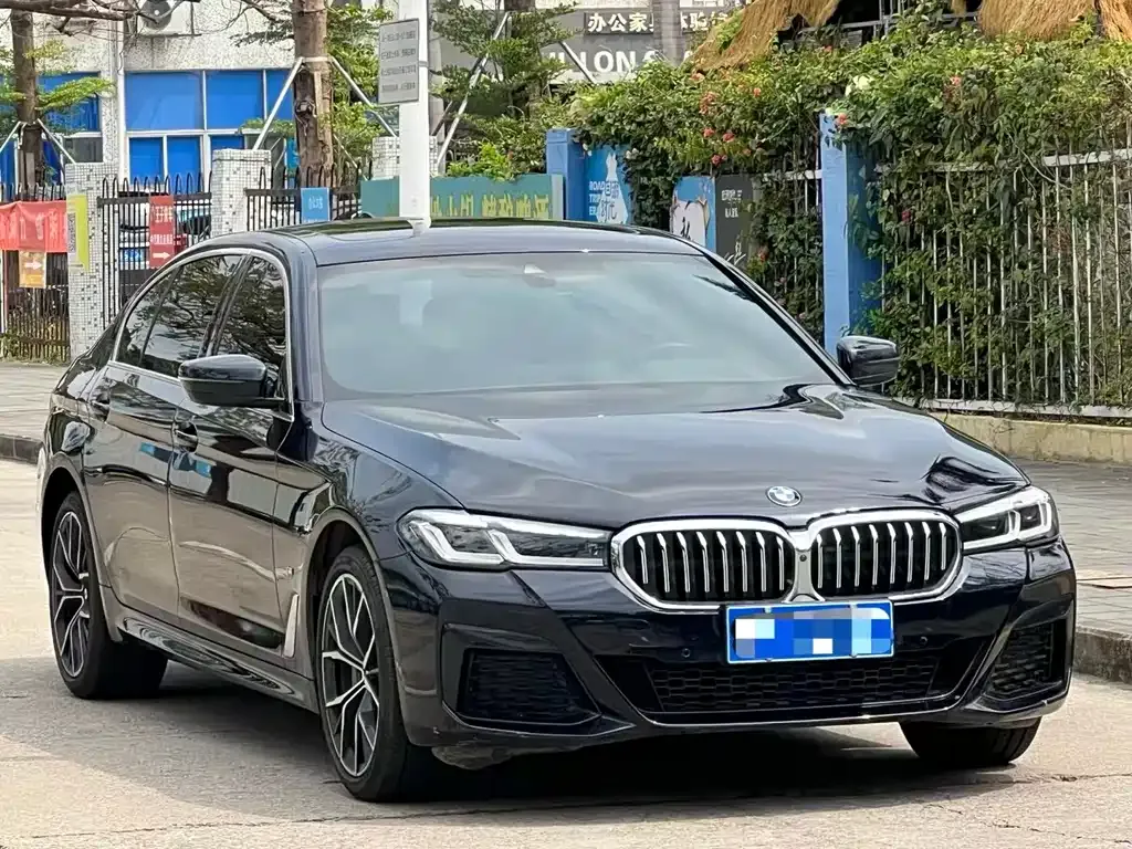 BMW 5 Series — фото 6