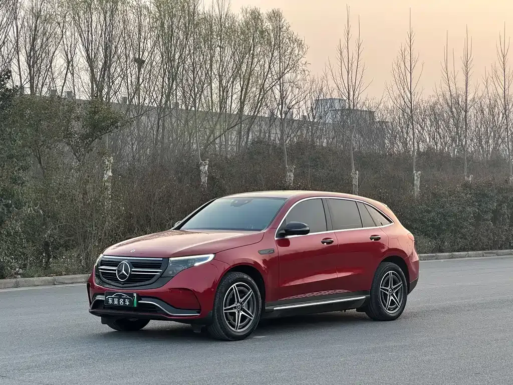 Mercedes-Benz EQC — фото 1